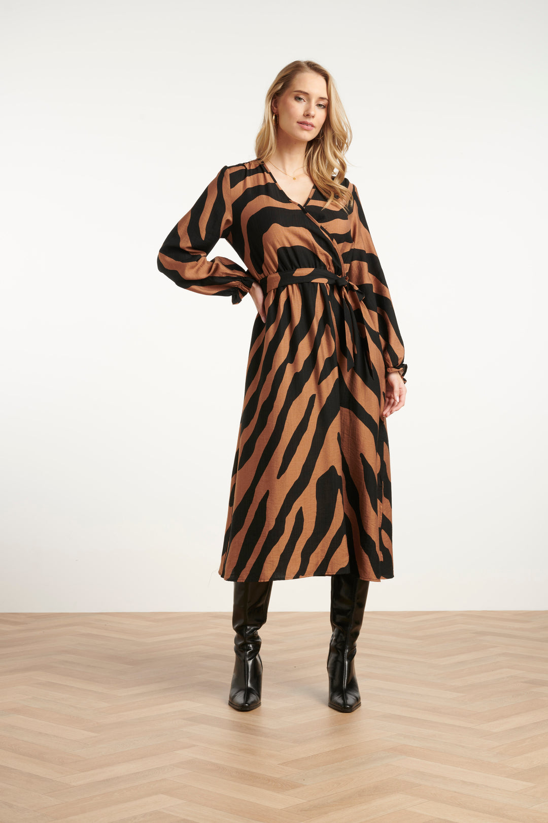 Kamia Dress