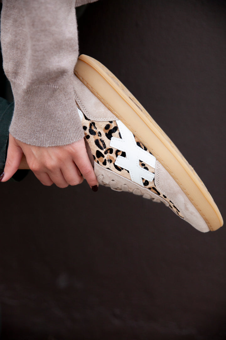 Lumi Sneaker