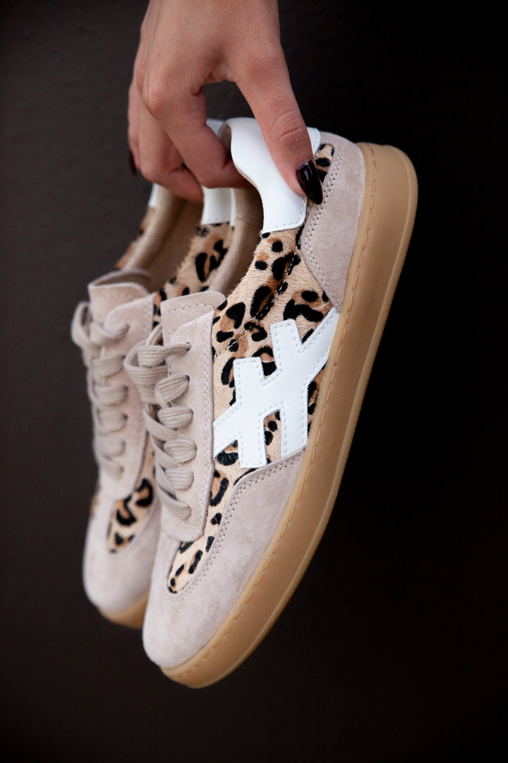 Lumi Sneaker