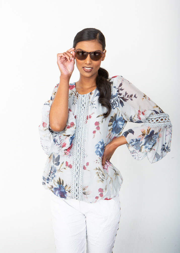 Noosa Wooden Magnifying Reader