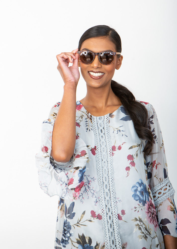 Noosa Wooden Magnifying Reader